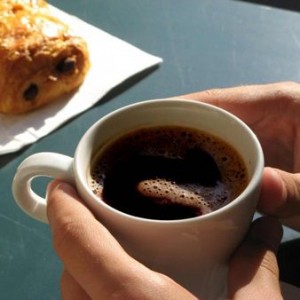 Ce se intampla atunci cand bei cafea pe stomacul gol? Raspunsul este foarte important