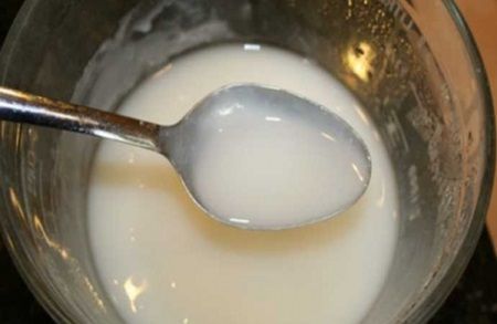 A dizolvat bicarbonat de sodiu in lapte fiert si a baut cateva zile. Ce i s-a intamplat te va face sa incerci si tu