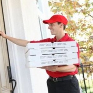 Trebuia sa livreze pizza, dar a inlemnit cand a vazut la ce adresa. Ce scria in instructiuni?