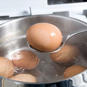 Nu faceti aceste 5 greseli atunci cand fierbeti ouale de Paste! Toate gospodinele vor fi surprinse